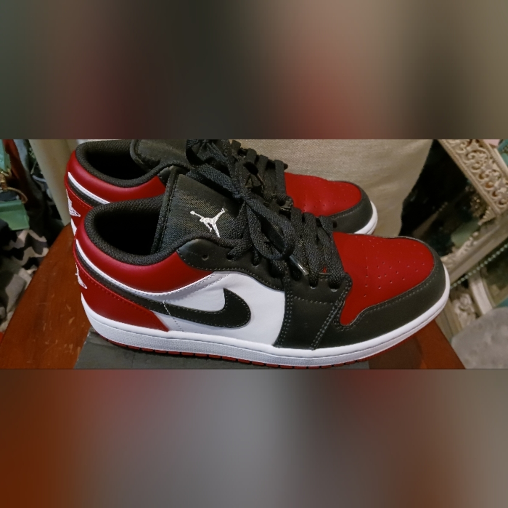 Nike Air Jordan 1 Low. Mens size 8.5
